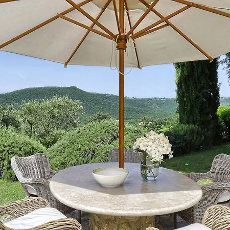 Villa Le Macchie 8 *
